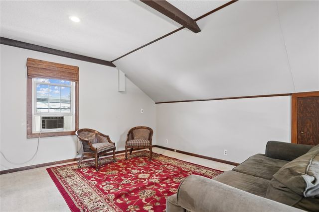 391 Memorial Drive SE, Cedar Rapids, IA 52403
