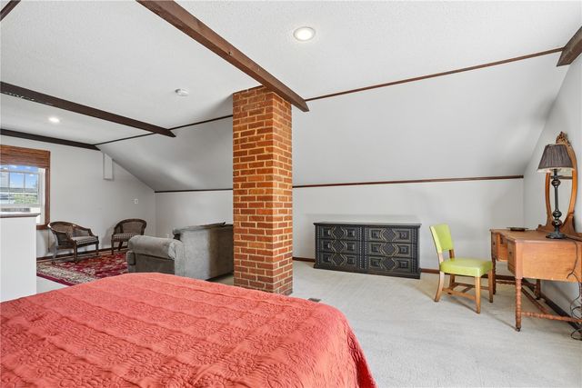 391 Memorial Drive SE, Cedar Rapids, IA 52403