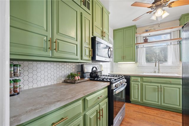 391 Memorial Drive SE, Cedar Rapids, IA 52403