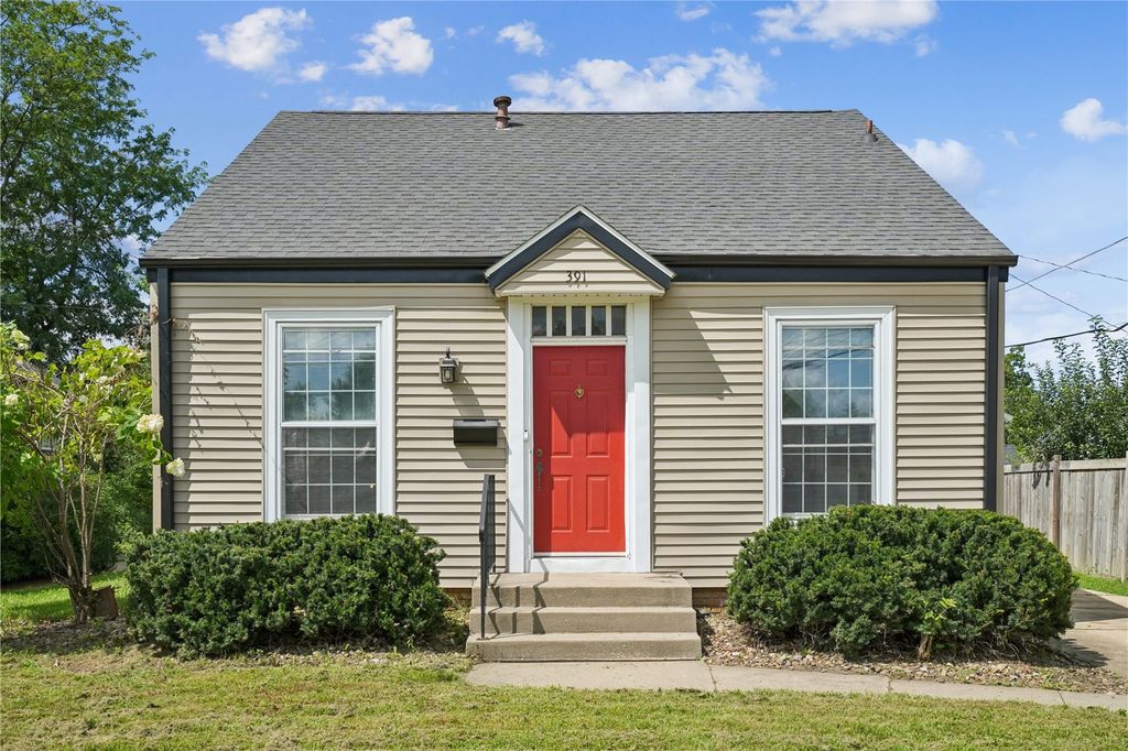 391 Memorial Drive SE, Cedar Rapids, IA 52403