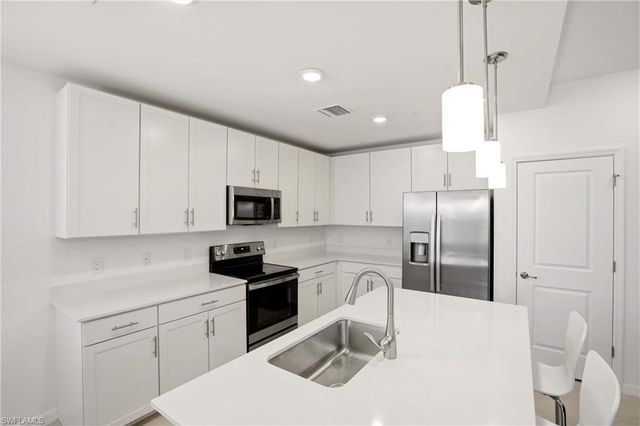 3771 Pebblebrook Point CIR 102, Fort Myers, FL 33905