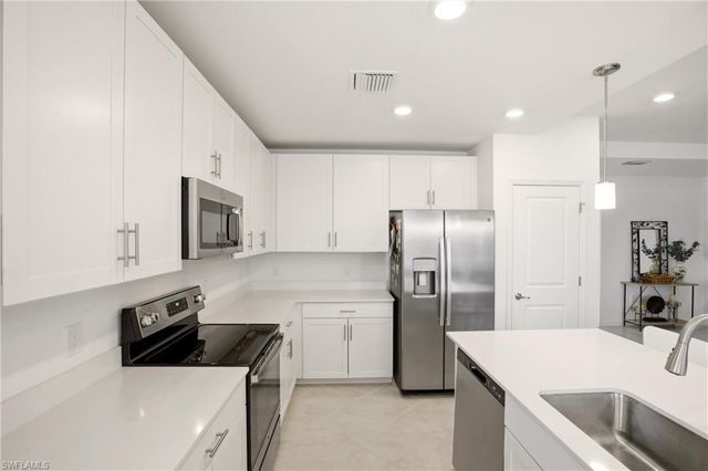 3771 Pebblebrook Point CIR 102, Fort Myers, FL 33905