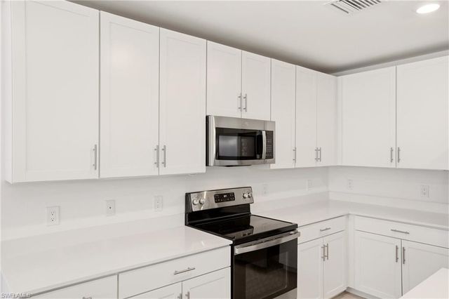 3771 Pebblebrook Point CIR 102, Fort Myers, FL 33905