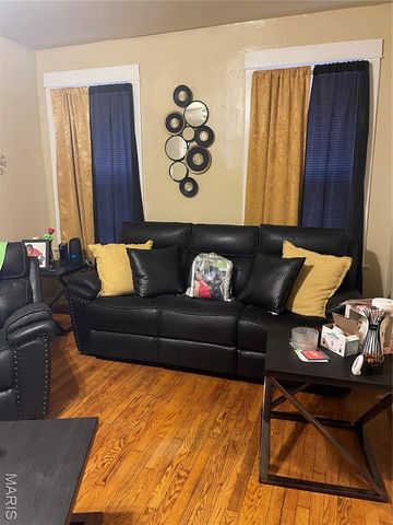 4928 Devonshire Avenue, St Louis, MO 63109