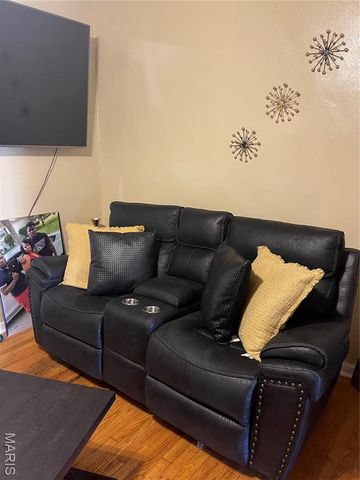 4928 Devonshire Avenue, St Louis, MO 63109