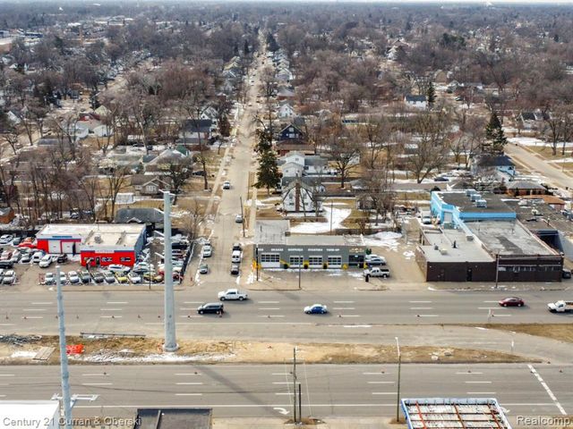 7417 W 8 Mile Road, Detroit, MI 48221
