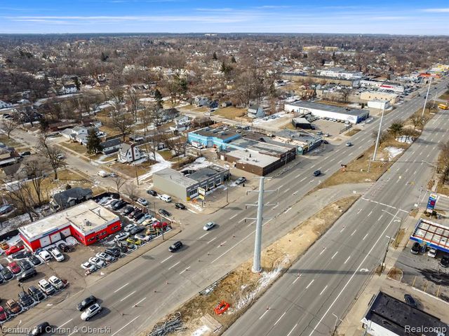 7417 W 8 Mile Road, Detroit, MI 48221