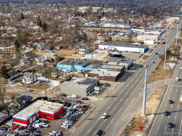 7417 W 8 Mile Road, Detroit, MI 48221