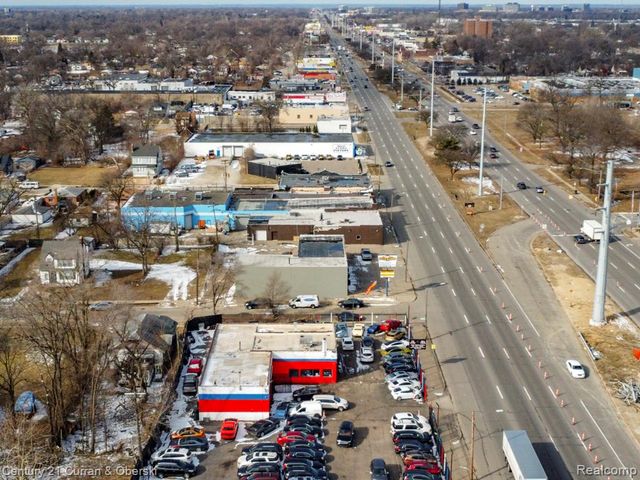 7417 W 8 Mile Road, Detroit, MI 48221