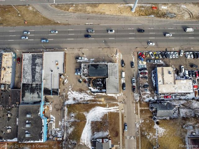 7417 W 8 Mile Road, Detroit, MI 48221