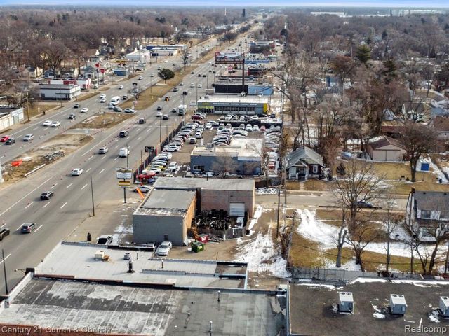 7417 W 8 Mile Road, Detroit, MI 48221