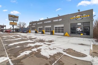 7417 W 8 Mile Road, Detroit, MI 48221
