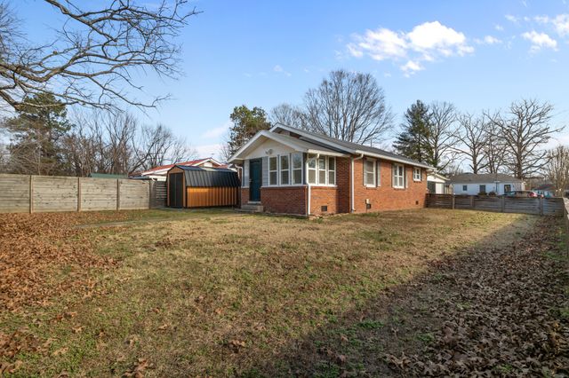 202 Parkway, W, Dickson, TN 37055