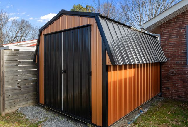 202 Parkway, W, Dickson, TN 37055