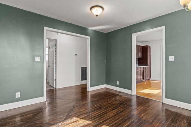 202 Parkway, W, Dickson, TN 37055