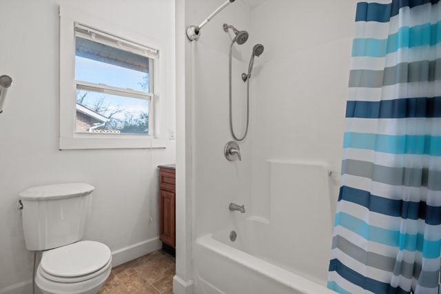 202 Parkway, W, Dickson, TN 37055