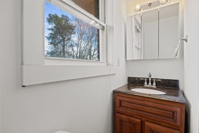 202 Parkway, W, Dickson, TN 37055