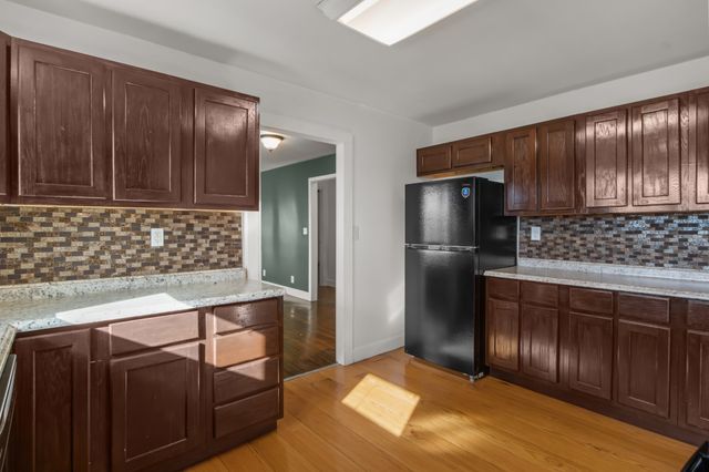 202 Parkway, W, Dickson, TN 37055