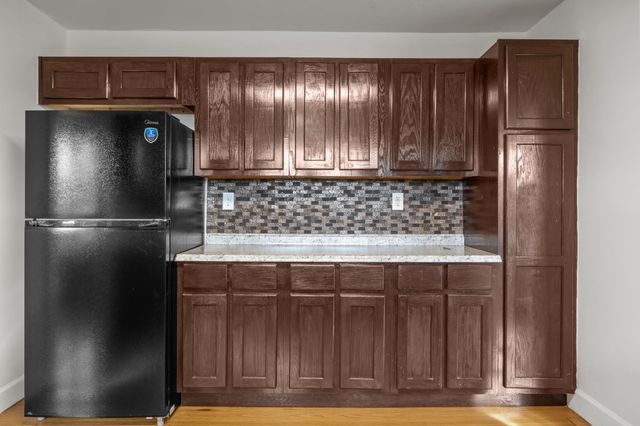 202 Parkway, W, Dickson, TN 37055