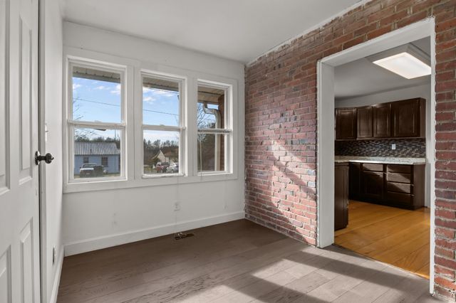 202 Parkway, W, Dickson, TN 37055