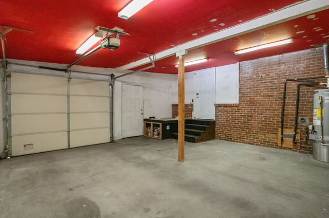 202 Parkway, W, Dickson, TN 37055