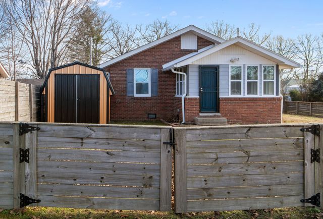 202 Parkway, W, Dickson, TN 37055