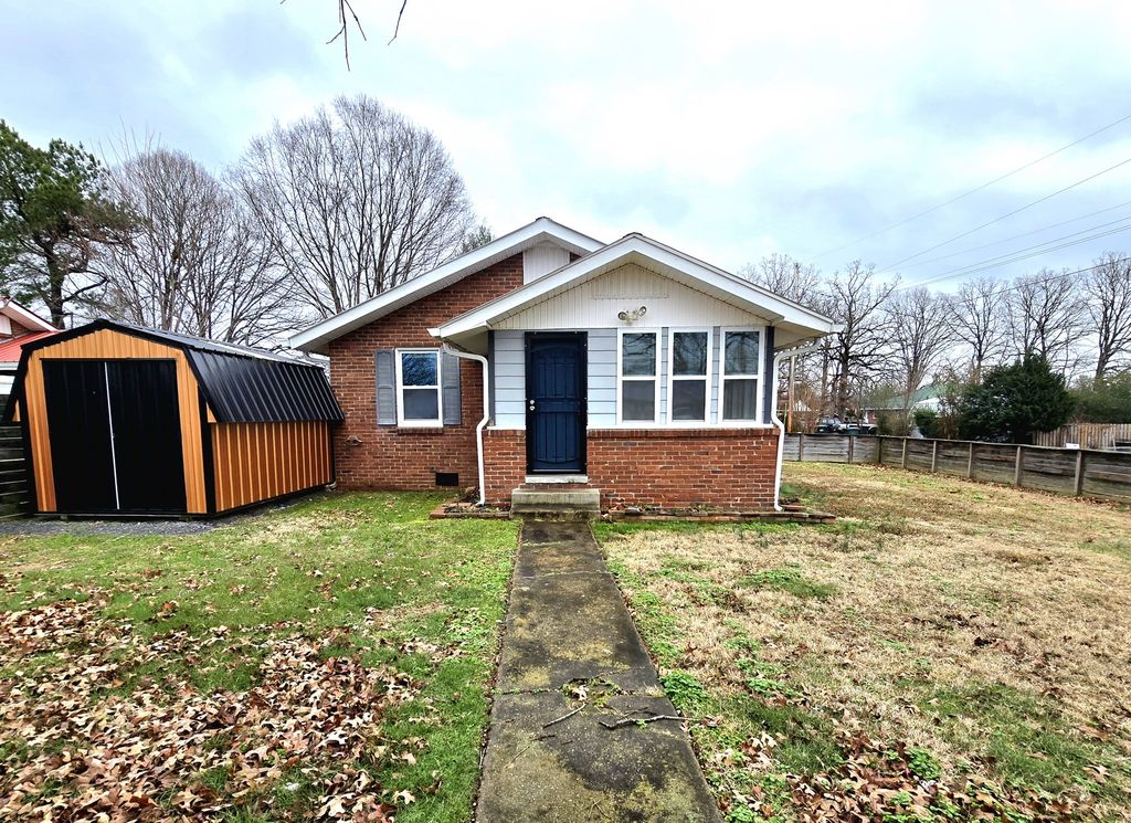 202 Parkway, W, Dickson, TN 37055