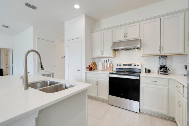 577 DISA DRIVE, Davenport, FL 33837