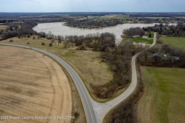 005 S Skyline Drive, Perrinton, MI 48871