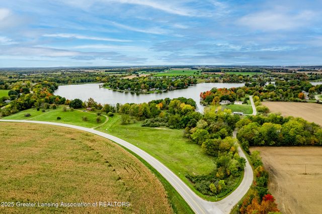 005 S Skyline Drive, Perrinton, MI 48871