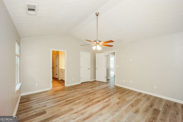 9422 Lakeview Road, Union City, GA 30291