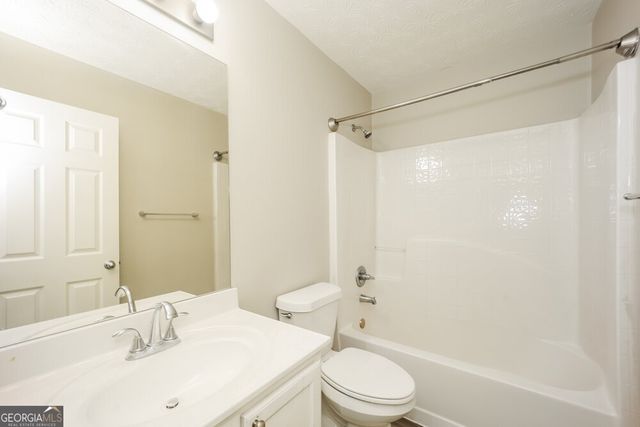 9422 Lakeview Road, Union City, GA 30291