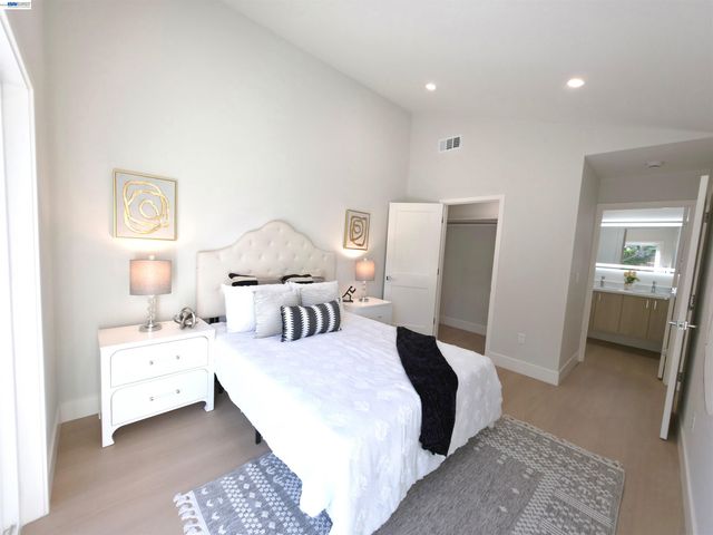 6746 Bollinger Rd, San Jose, CA 95129