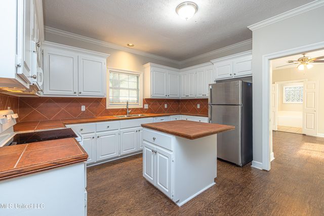 421 Violet Drive, Madison, MS 39110