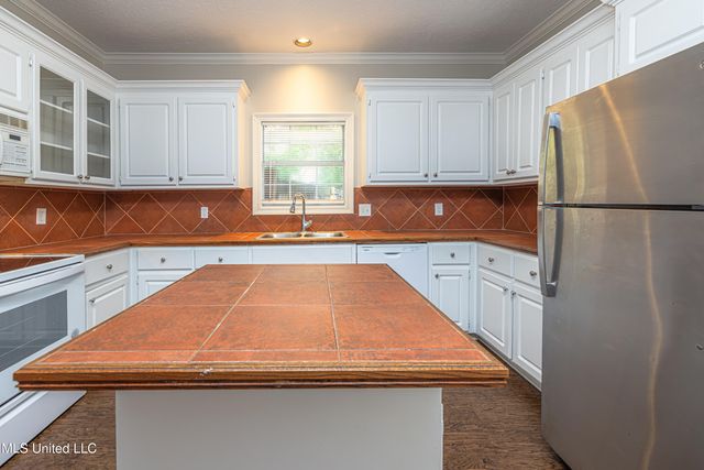 421 Violet Drive, Madison, MS 39110