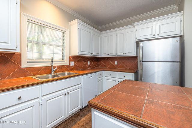 421 Violet Drive, Madison, MS 39110