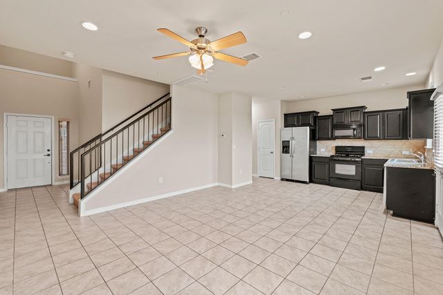 1001 Zodiac LN 11, Round Rock, TX 78665
