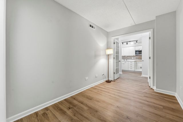 811 Chicago Avenue 405, Evanston, IL 60202