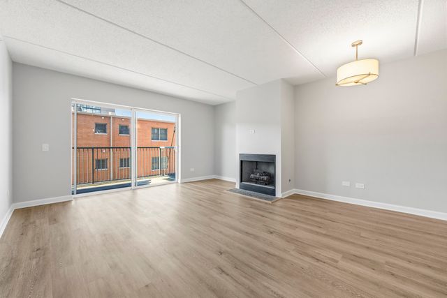 811 Chicago Avenue 405, Evanston, IL 60202