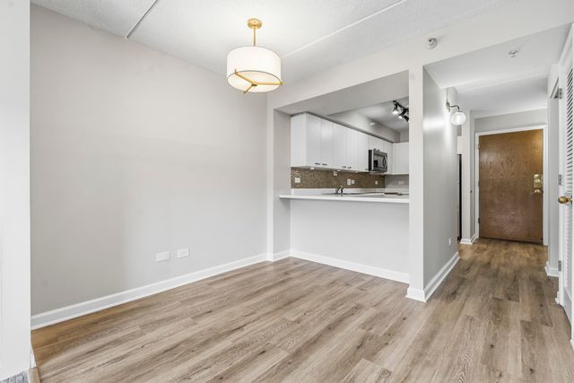 811 Chicago Avenue 405, Evanston, IL 60202