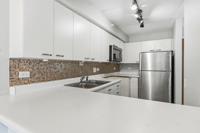 811 Chicago Avenue 405, Evanston, IL 60202