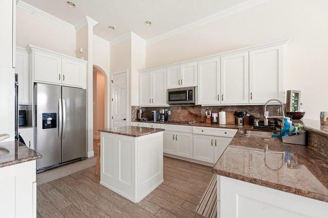 851 Edgebrook Lane, West Palm Beach, FL 33411