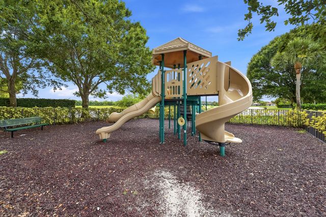 851 Edgebrook Lane, West Palm Beach, FL 33411