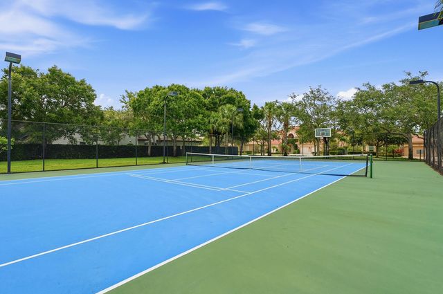 851 Edgebrook Lane, West Palm Beach, FL 33411