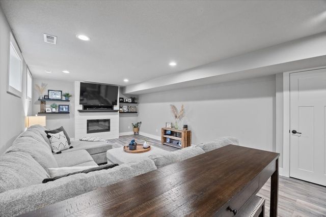 1701 NW Ridge Road, Ankeny, IA 50023