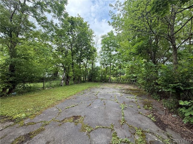 52 Langmeyer Avenue, Buffalo, NY 14215