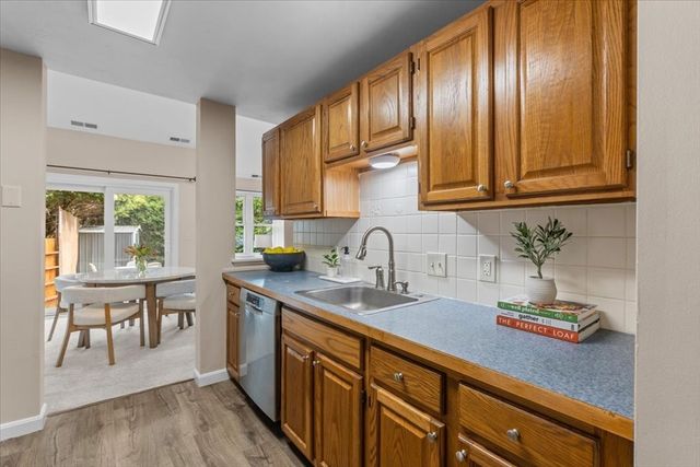 5 Ascot Lane 5, Uxbridge, MA 01569