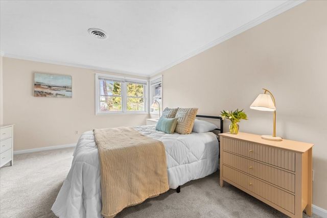5 Ascot Lane 5, Uxbridge, MA 01569