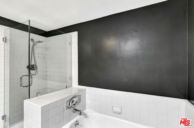 1900 Vine Street 103, Los Angeles, CA 90068