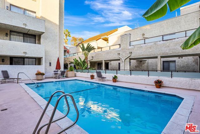 1900 Vine Street 103, Los Angeles, CA 90068